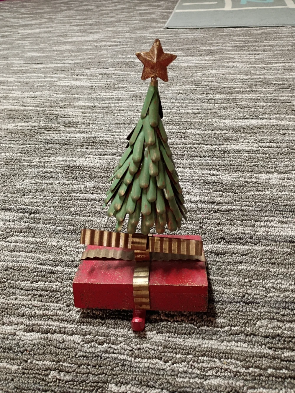 Holiday Green & Red Metal Tree with Gold Star Stocking Holder - Picture 1 of 3